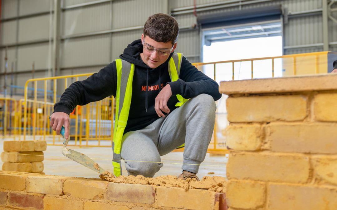 Bricklaying vs Blocklaying – What  to Choose for Your Build